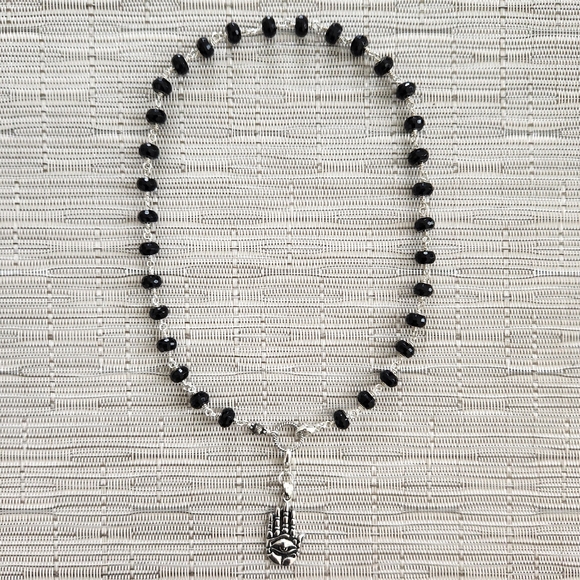 BLK ONYX GEMSTONE NECKLACE WITH STERLING SILVER HAMSA HAND PENDANT. - Picture 2 of 3